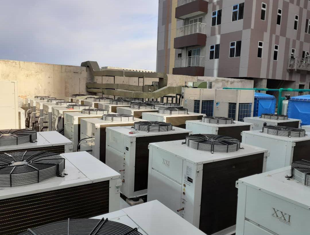 Unit HVAC industri yang ditangani teknisi Riftek Aircond